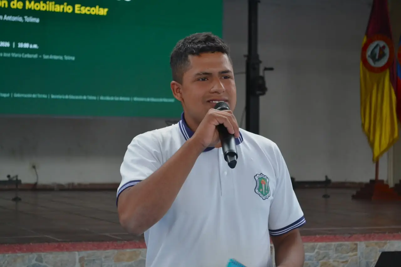 Intervención durante el acto de cierre de la entrega de mobiliario escolar.
